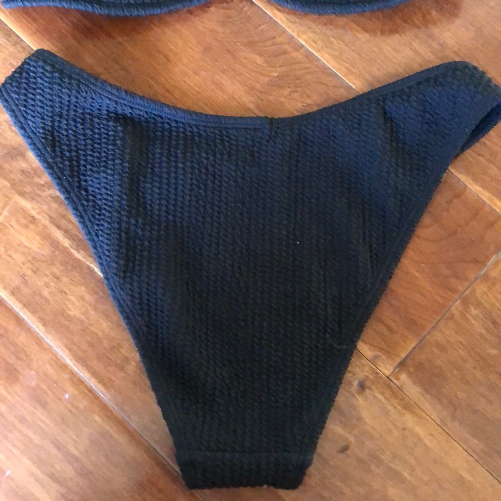 O’ring Ribbed Bikini - image 3